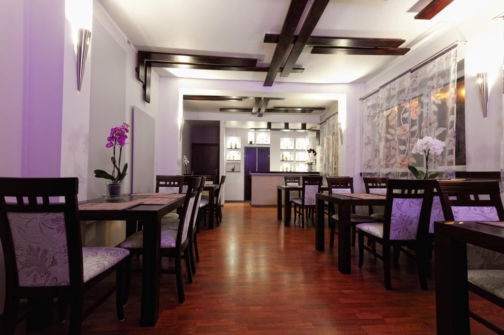 Hotel-24 Плоцк Экстерьер фото