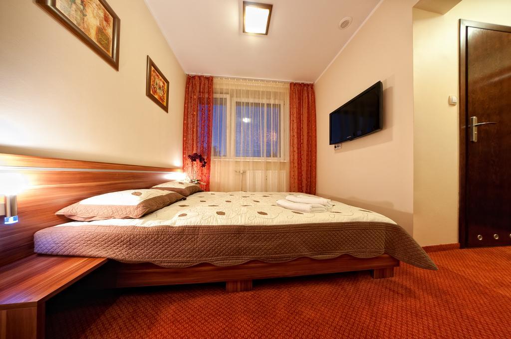 Hotel-24 Плоцк Экстерьер фото