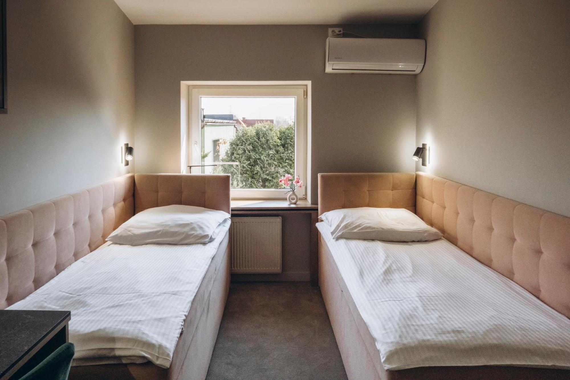 Hotel-24 Плоцк Экстерьер фото