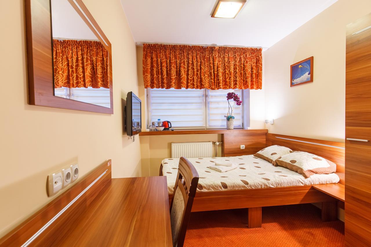 Hotel-24 Плоцк Экстерьер фото